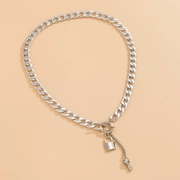 Rhinestone  Decor key & lock  charm  chain necklace - Picture 2 of 5